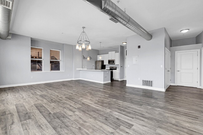 Building Photo - $1,880 - 1 Bed, 1 Bath Condo in Denver in ...