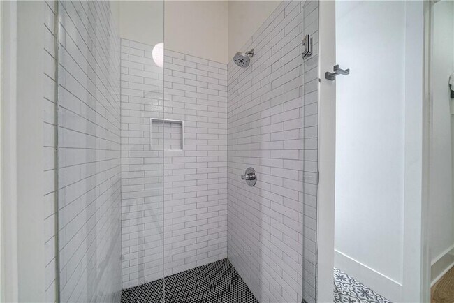 Building Photo - 11173 Serenbe Ln