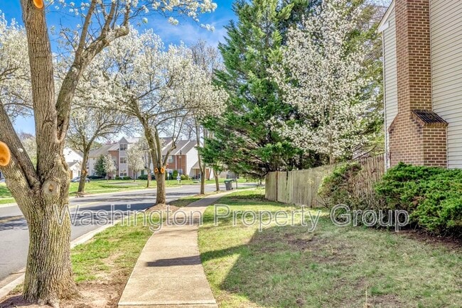 Building Photo - 5602 Grouper Ct