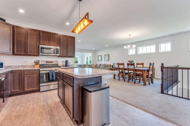 Building Photo - 8619 Landrace Dr