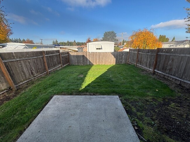 Building Photo - 3 Bedroom 2.5 Bath Duplex