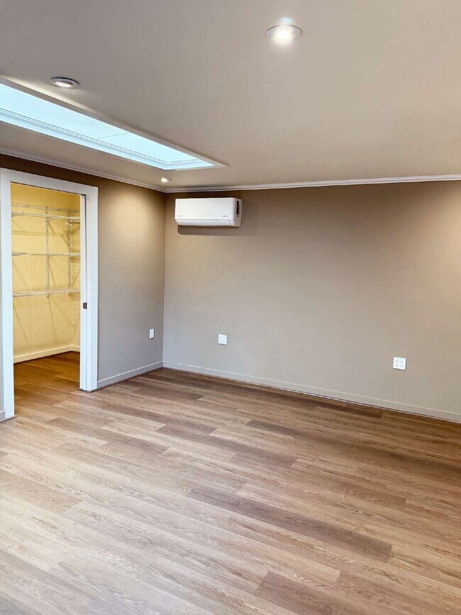 Building Photo - Updated 1-Bedroom Retreat in the Heart of the Springs.