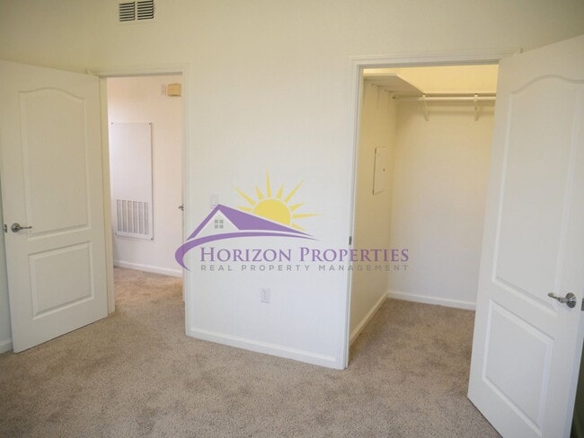 Building Photo - Modern 1 Bed 1 Bath 763 sq ft North Natomas Condo