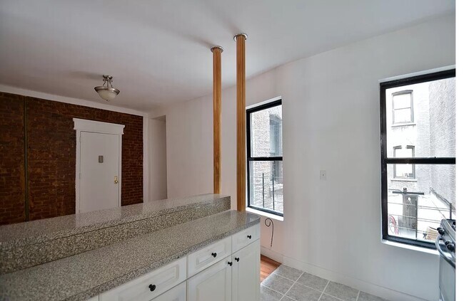 Building Photo - 507 W 139th St