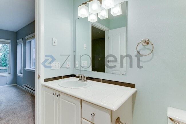 Building Photo - 2419 8th Ave N