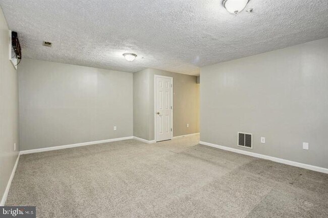 Building Photo - 6112 Starburn Path