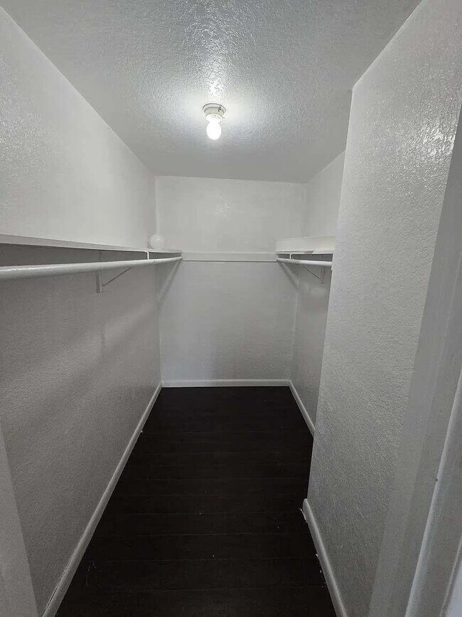 Building Photo - 2719 NW 39th Terrace