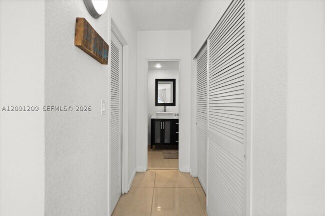 Building Photo - 4001 S Ocean Dr