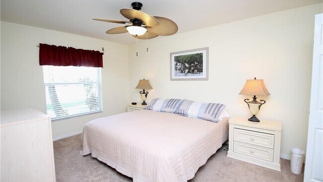 Building Photo - 273 Robin Hood Cir