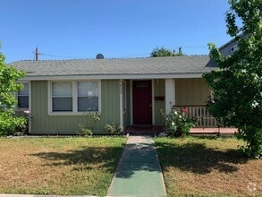 Building Photo - 1022 E Erna Ave