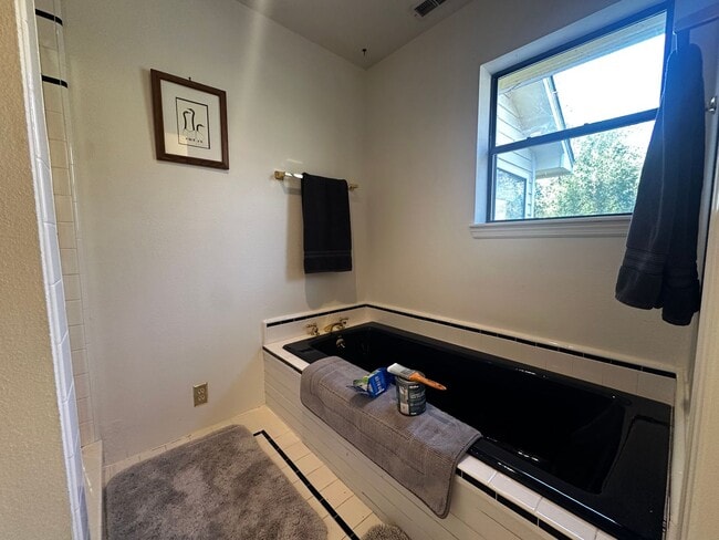 Building Photo - Light Filled 4 Bedroom 2.5 Bathroom Two-St...