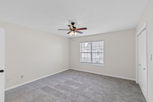 Building Photo - 2018 Briar Ct