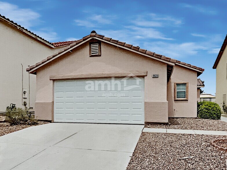 Primary Photo - 8620 W Majestic Pine Ave