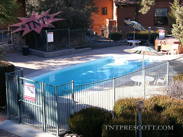 Building Photo - Townhome in Pine Creek Estates HOA