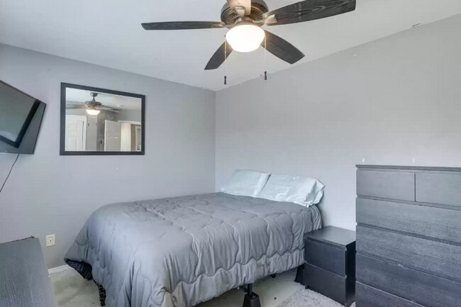 Building Photo - Lovely 3 bedroom Home in Pioneer Place!