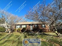 Building Photo - All utilities included with rent! Spacious...