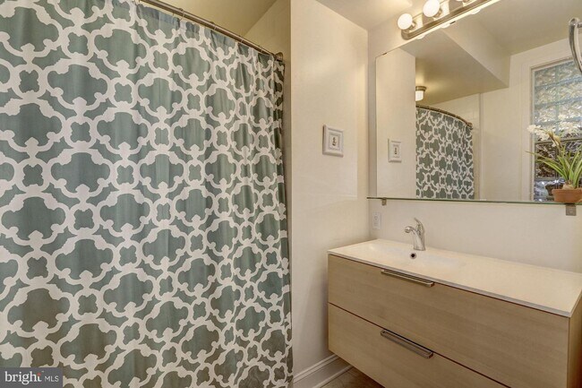 Building Photo - 4114 New Hampshire Ave NW