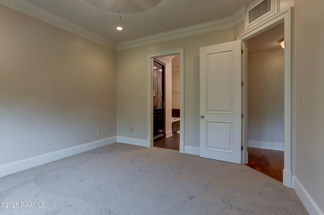 Building Photo - 605 Silverstone Rd