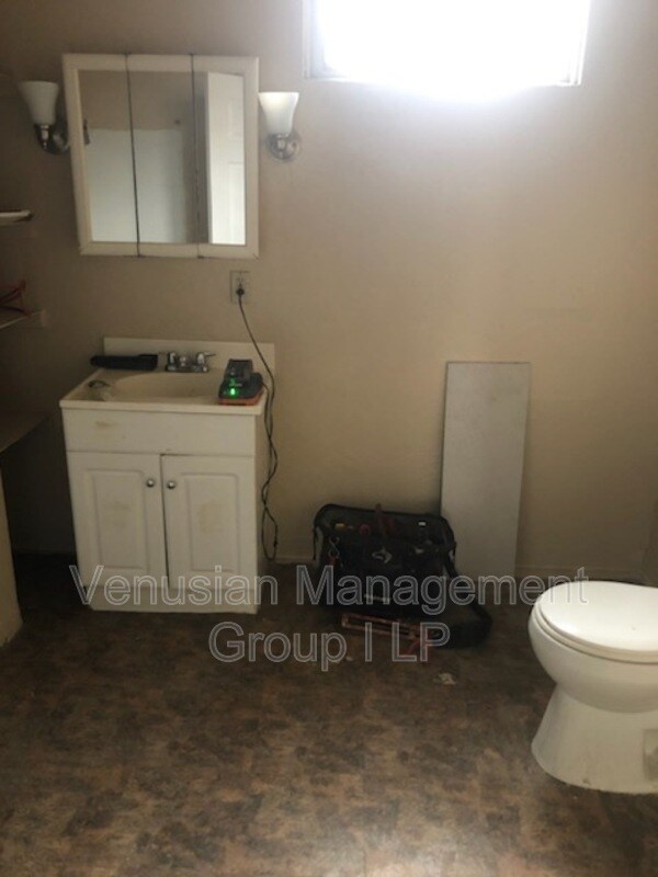 Building Photo - 408 Johnston Ave