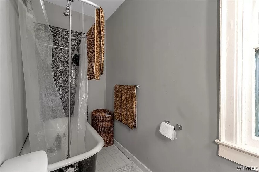 Building Photo - 175 Saint James Pl