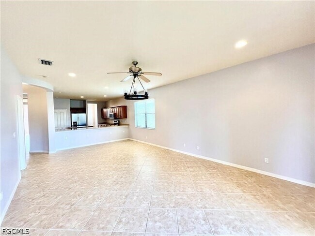 Building Photo - 12074 Country Day Cir
