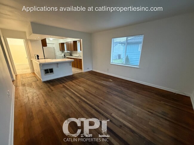 Building Photo - 1050 19th Ave