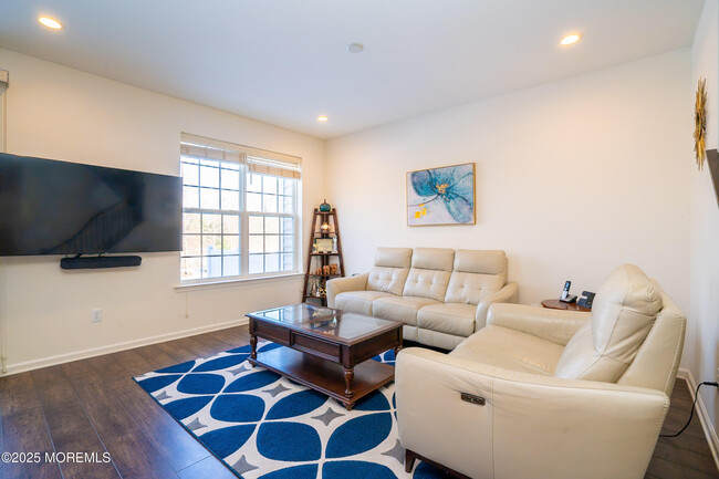 Building Photo - 50 Periwinkle Dr
