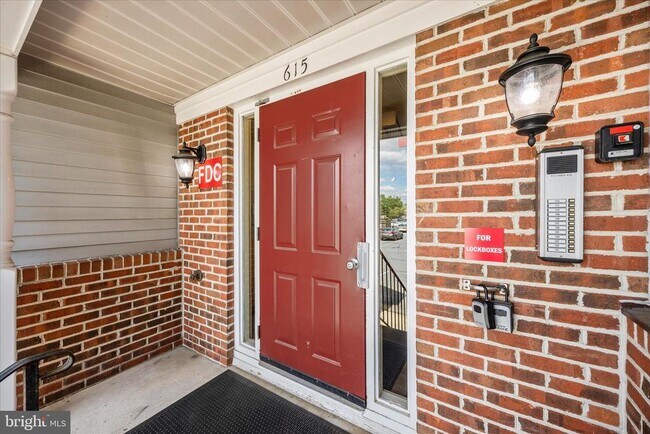 Building Photo - 615 Himes Ave