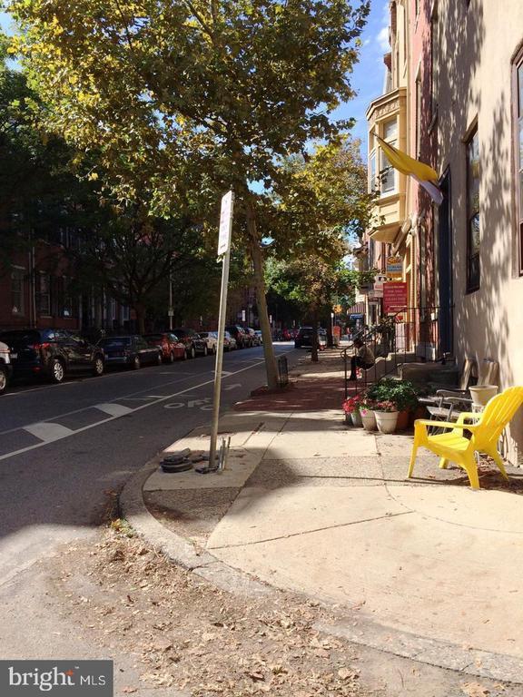 Building Photo - 923 Spruce St