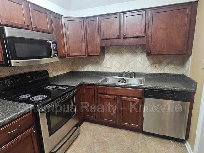 Building Photo - 5709 Lyons View Pike