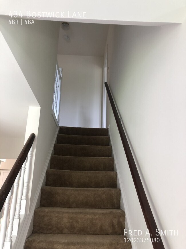 Building Photo - 434 Bostwick Ln