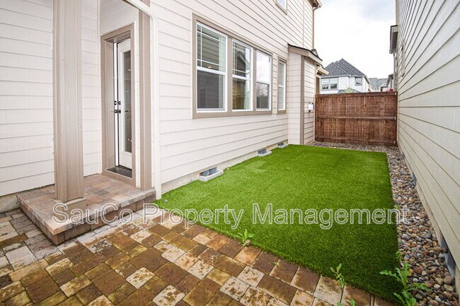 Building Photo - 14983 NW Cosmos St