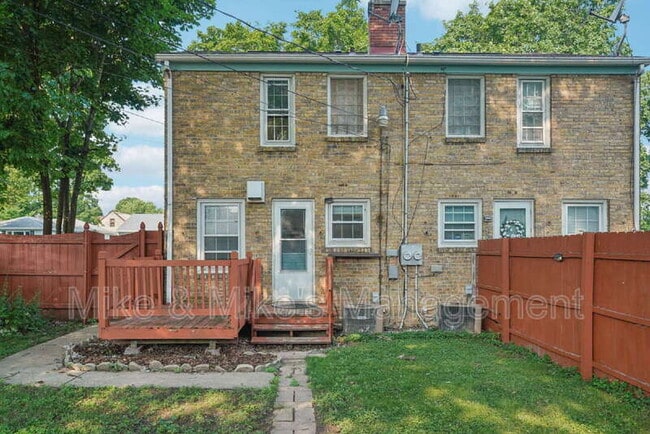 Building Photo - 3860 S Brust Ave