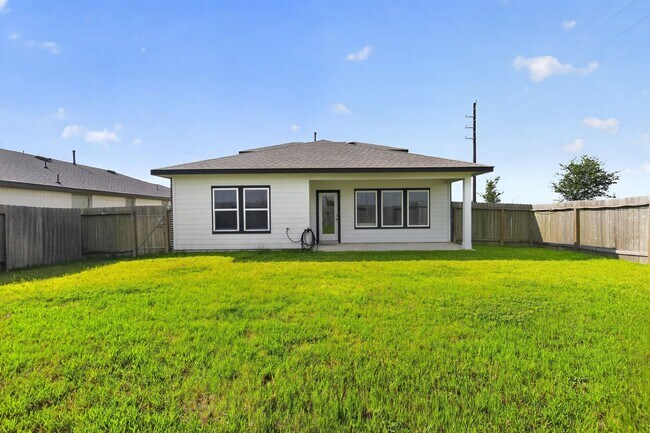 Building Photo - 14407 Sweetwater Dr