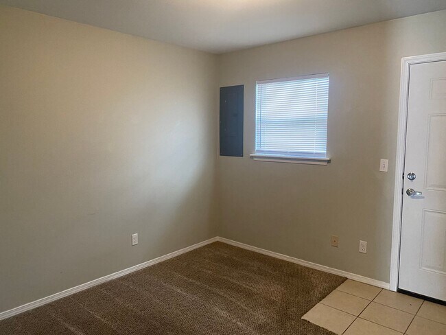 Building Photo - 111-113 Cherokee
