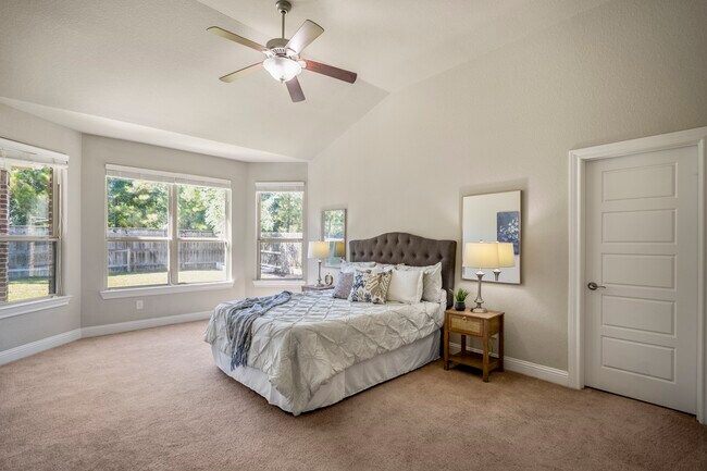 Building Photo - 16719 Highland Country Dr