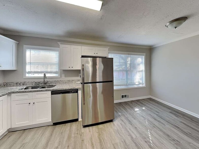 Building Photo - 337 Dartmouth Dr SW