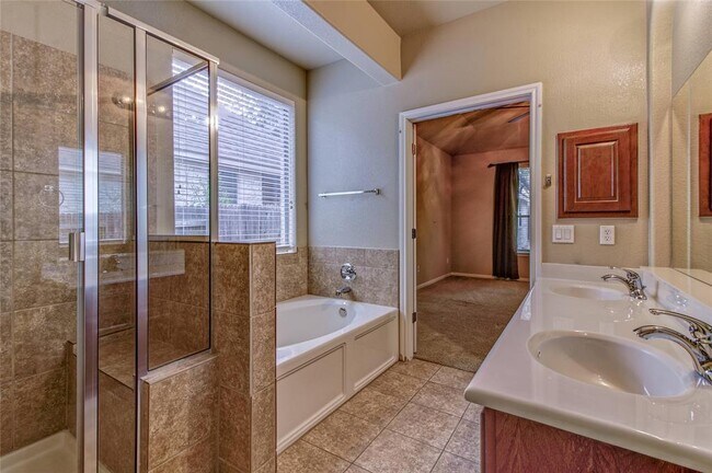 Building Photo - 11616 Cherisse Dr