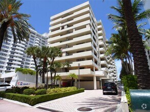 Building Photo - 1623 Collins Ave