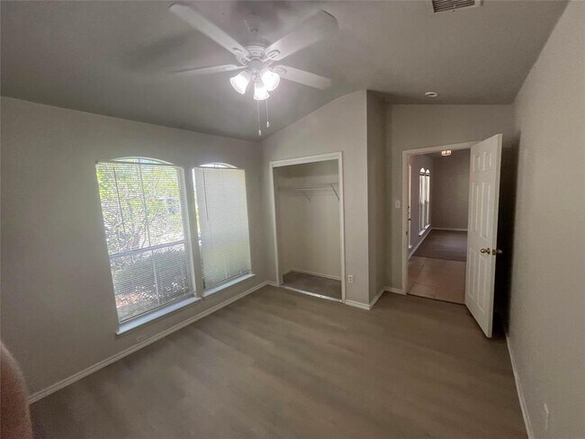 Building Photo - 713 Hogan