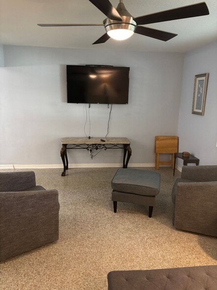 Building Photo - 3313 W Granada St