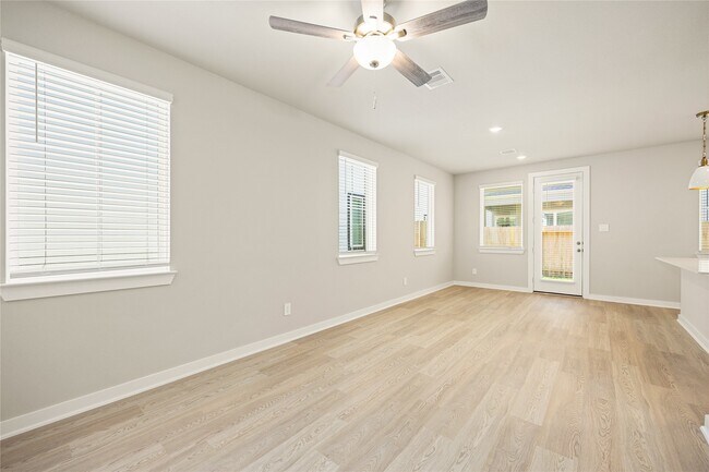Building Photo - 10015 Rustic Charm St
