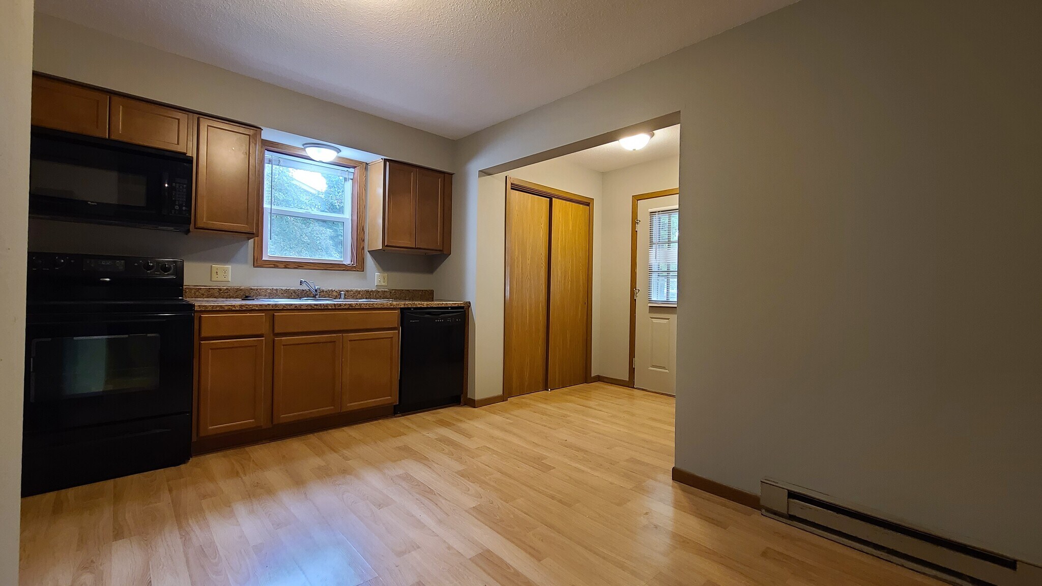 Building Photo - 353 Nicole Ln