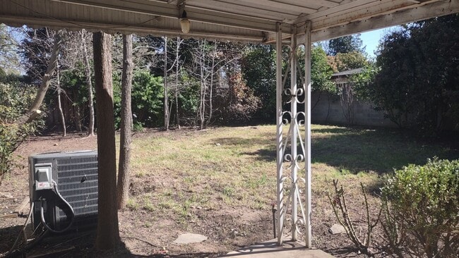 Building Photo - 5490 King Rd