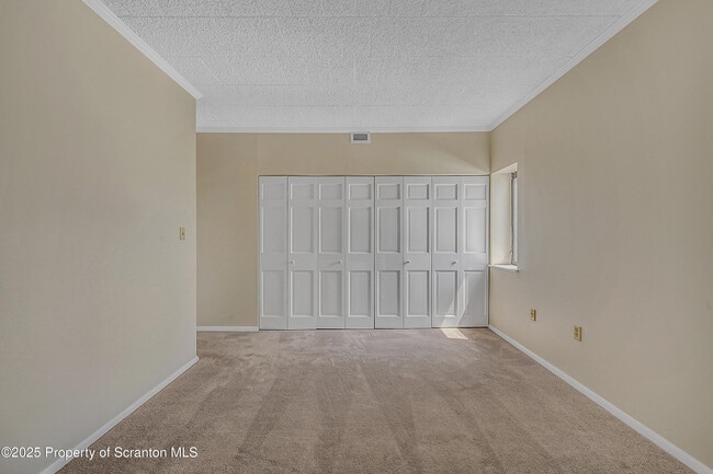Building Photo - 550 Clay Ave
