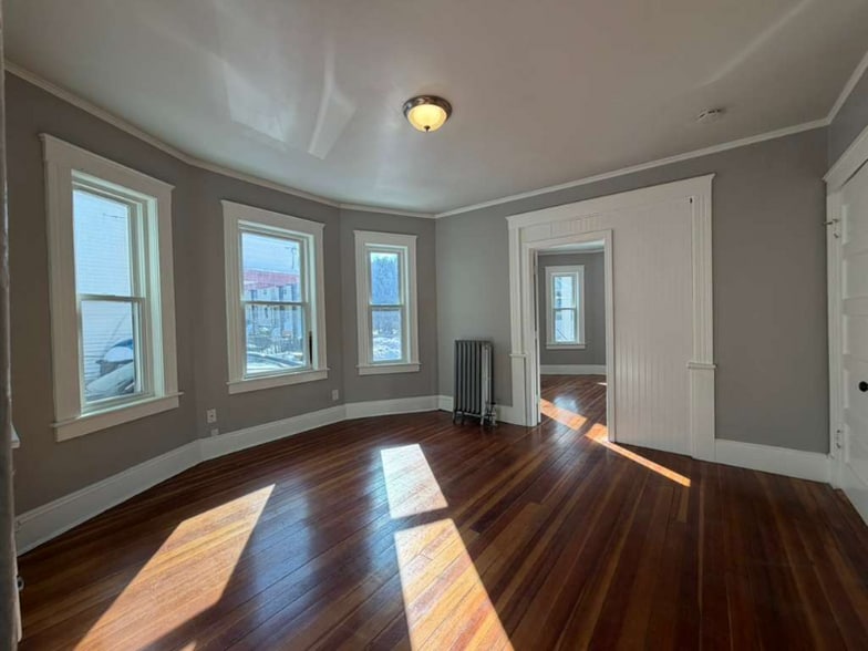 Building Photo - 246 Rogers St