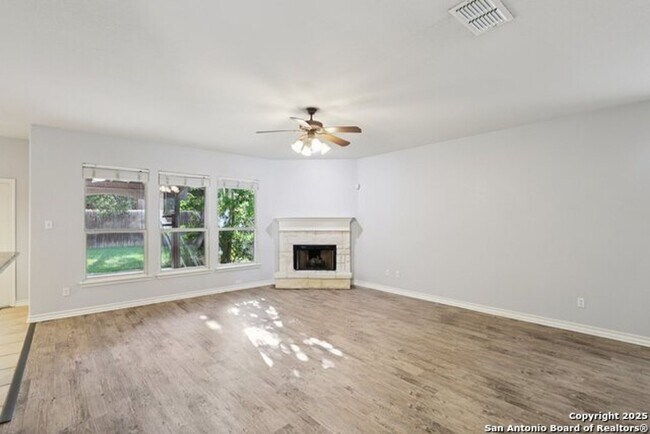 Building Photo - Welcome to your dream home-a stunning 4-be...