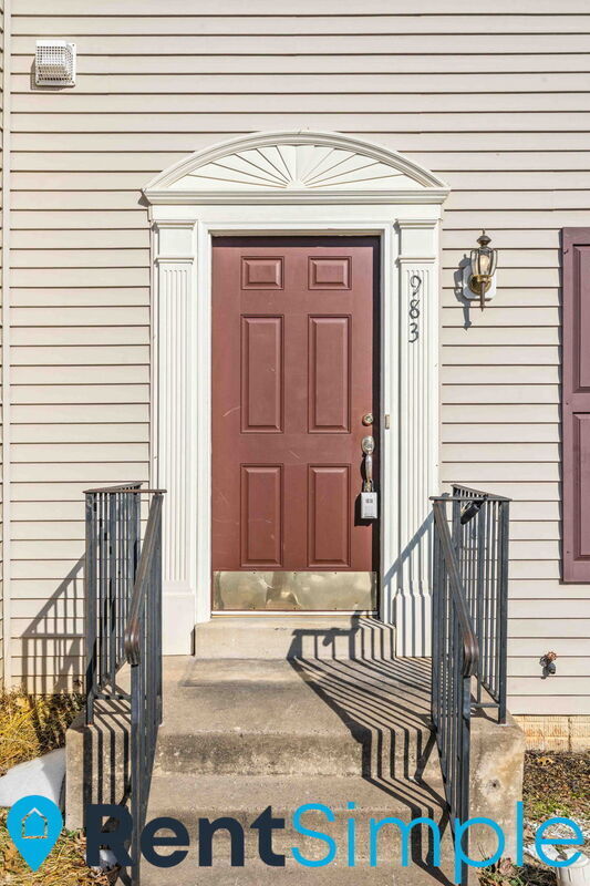 Building Photo - 983 Longview Ln