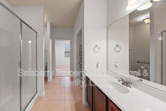 Building Photo - 252 Heritage Hill Dr