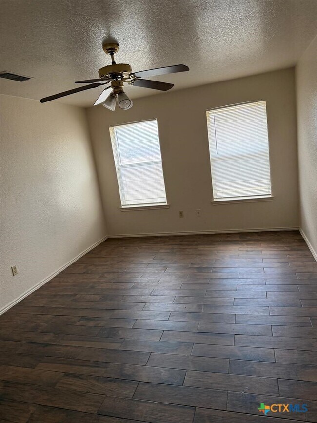 Building Photo - 4212 Embers Dr